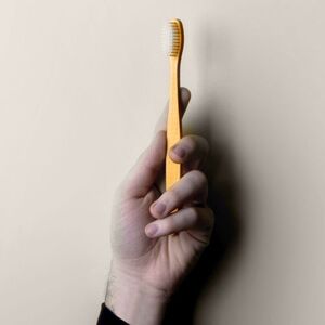 EgotierPro 39010 - Bamboe Tandenborstel met Beschermkap in Kraft Doos HABITAT